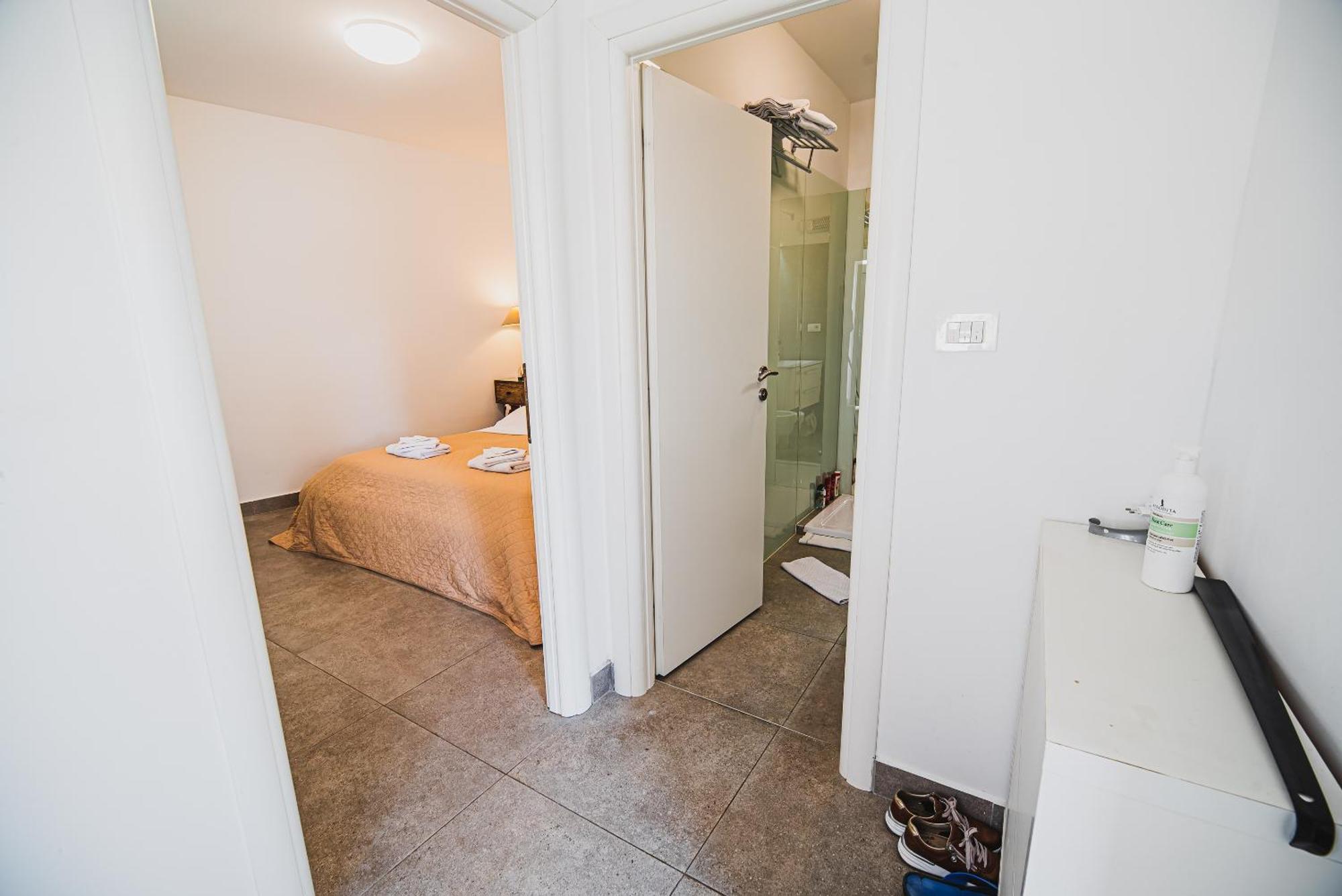 Downtown Luxury Apartments With Hot Tub Vodice Habitación foto