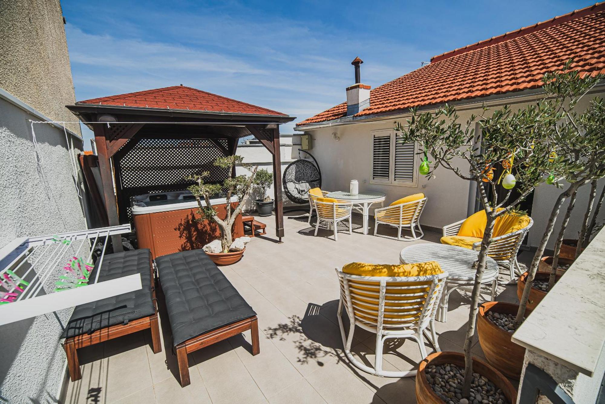 Downtown Luxury Apartments With Hot Tub Vodice Habitación foto