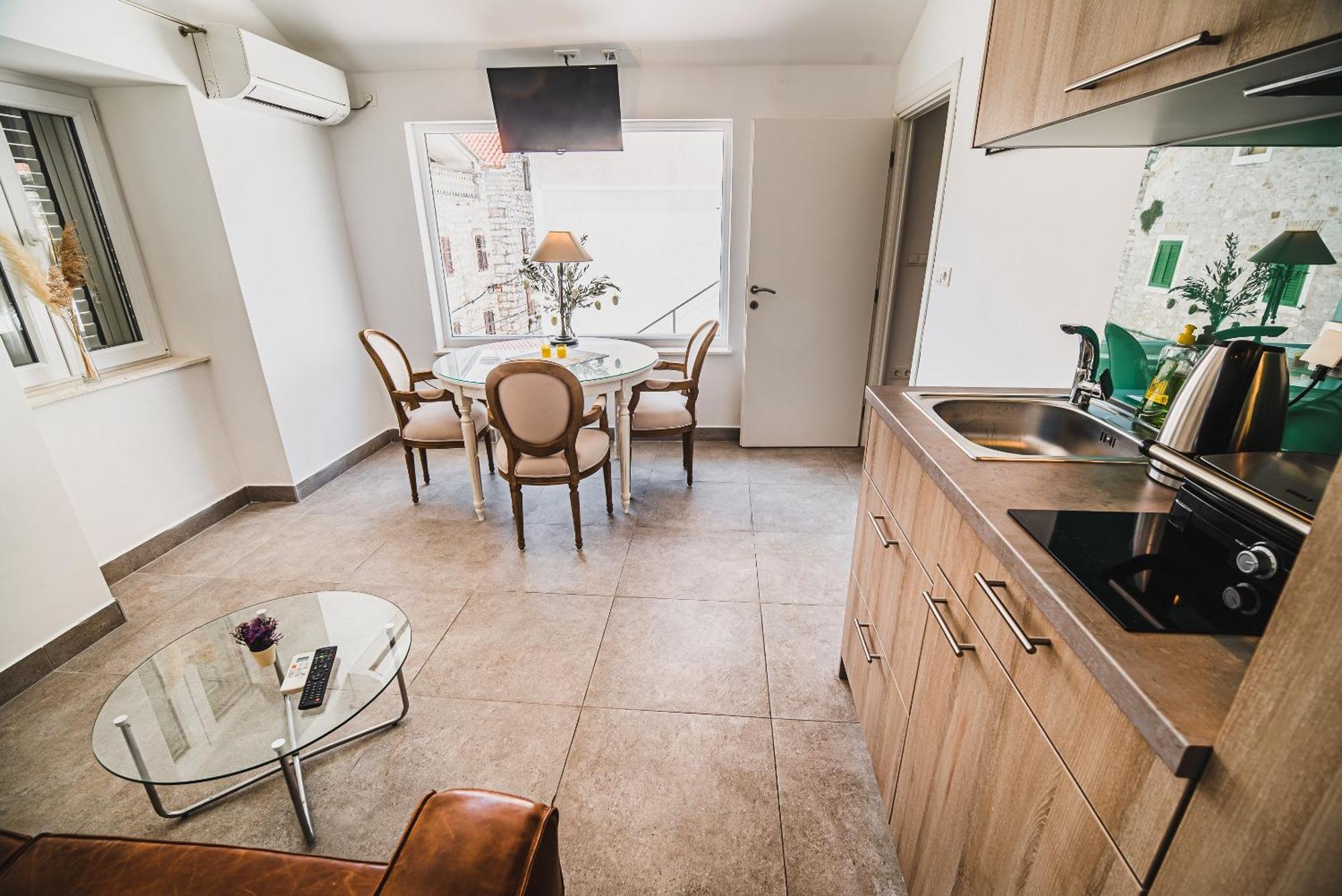 Downtown Luxury Apartments With Hot Tub Vodice Habitación foto