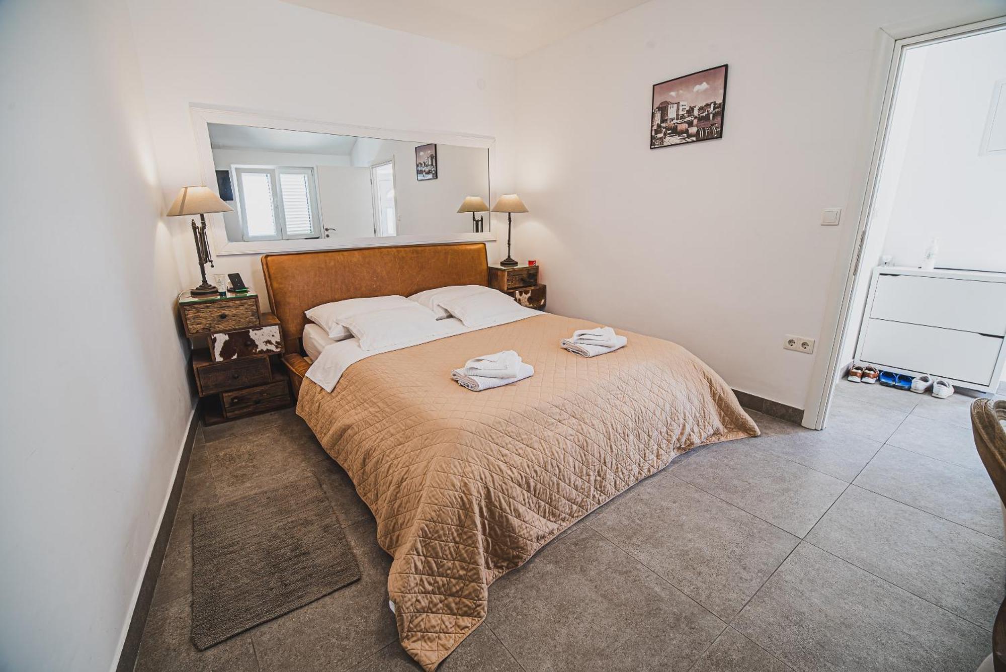 Downtown Luxury Apartments With Hot Tub Vodice Habitación foto